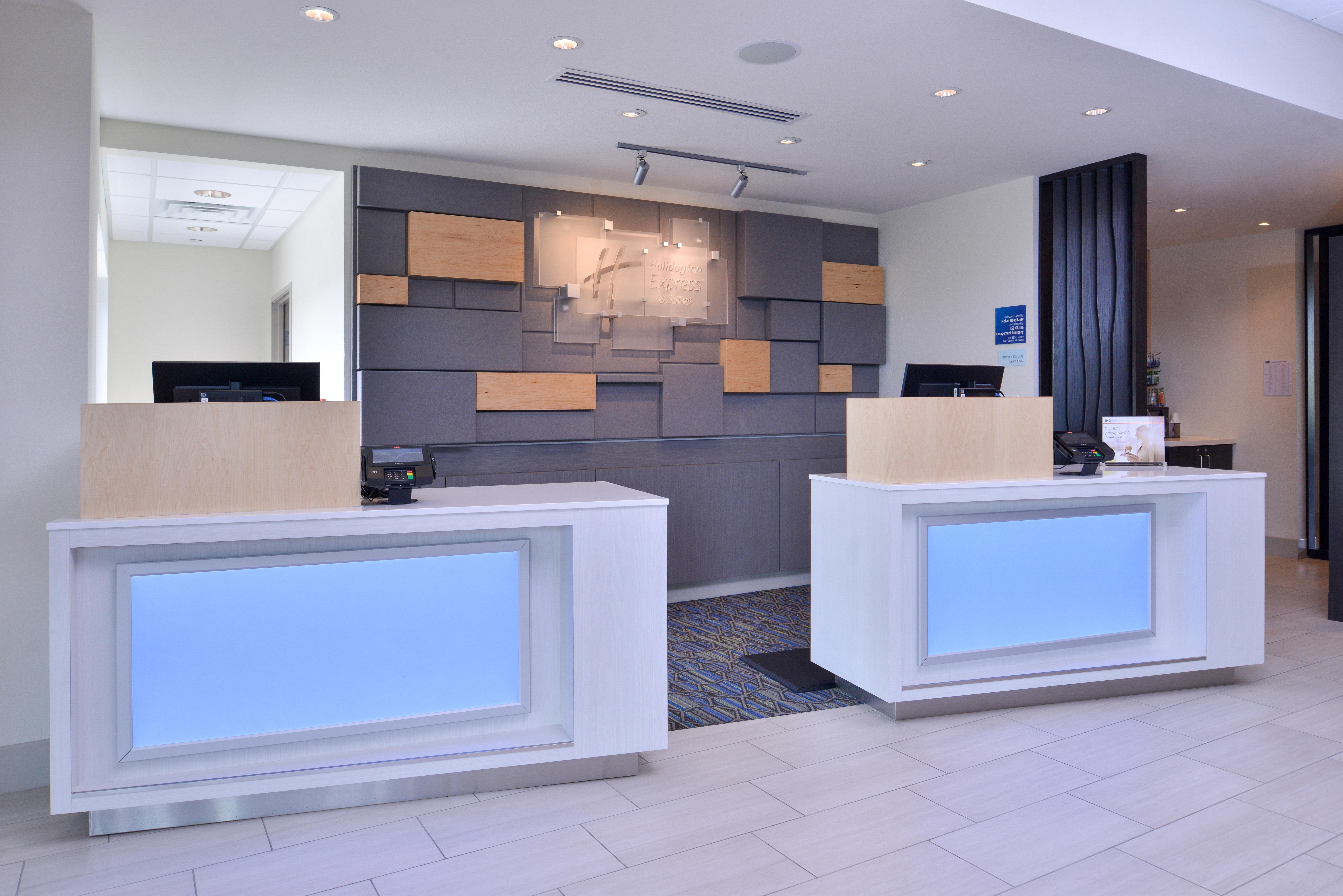 Holiday Inn Express & Suites - Olathe West By Ihg Exterior foto
