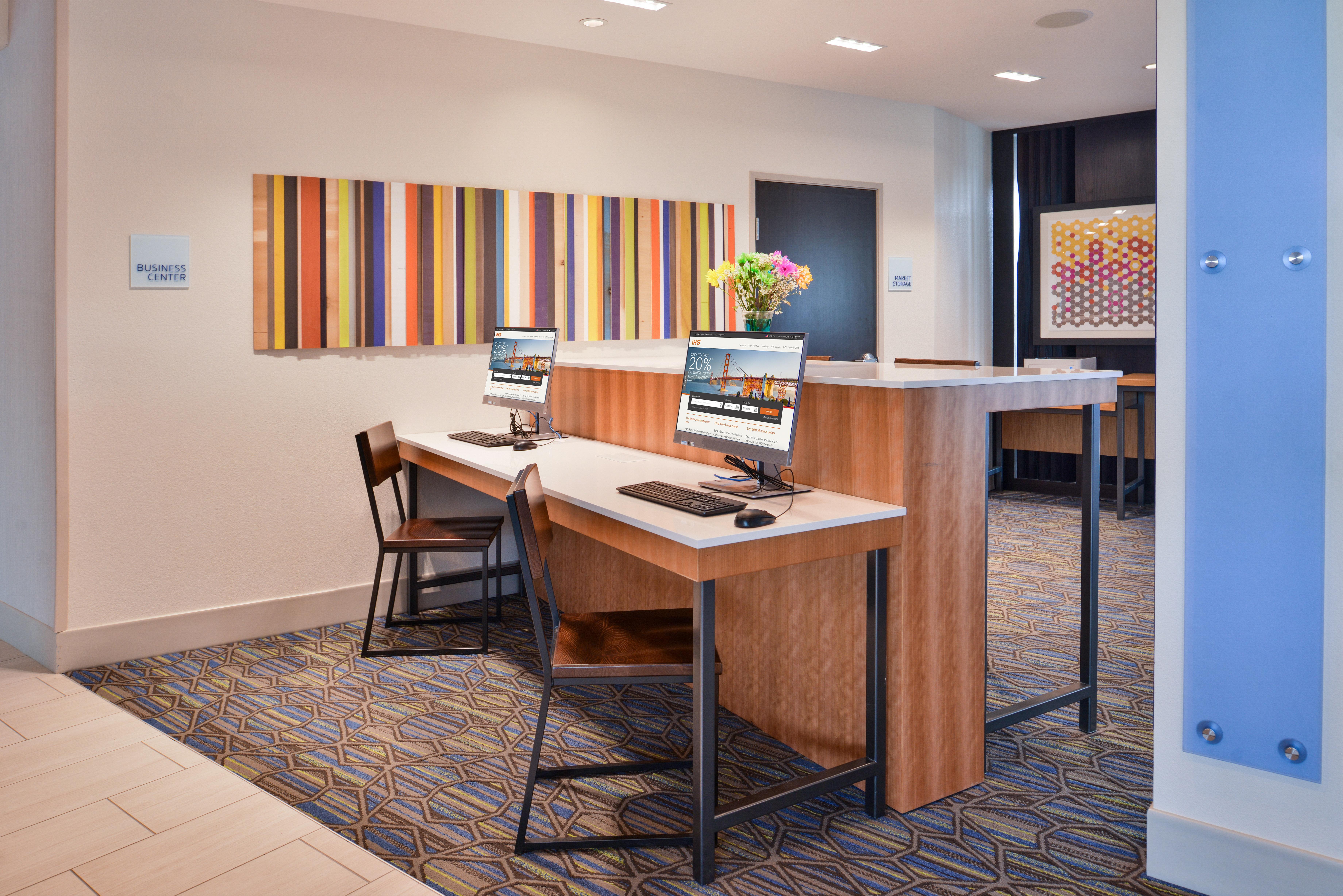 Holiday Inn Express & Suites - Olathe West By Ihg Exterior foto